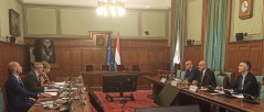 27. jul 2021. Sastanak delegacije Službe Narodne skupštine sa predstavnicima Kancelarije Narodne skupštine Mađarske         	